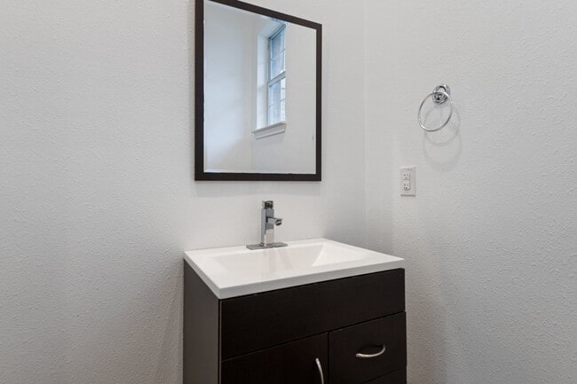 Building Photo - 5401 Ketch Ct