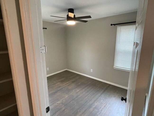 Building Photo - Room in Single Family Home on Cricketeer Dr