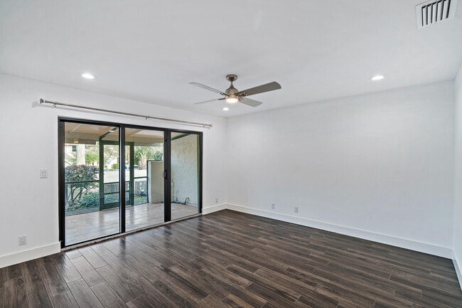 Building Photo - 131 Palm Ave