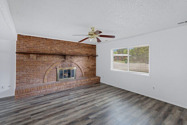 Building Photo - 3 bedroom home in Quail Meadows for rent