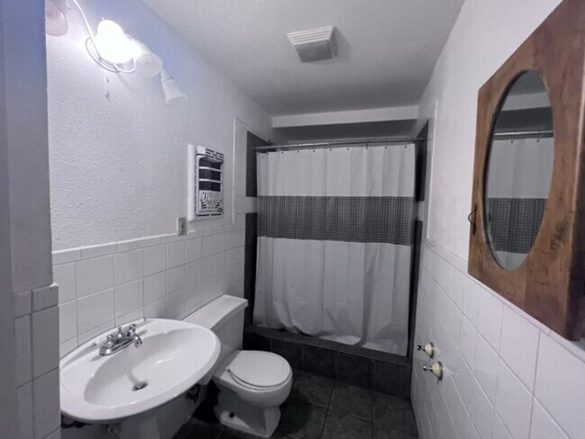 Building Photo - 703 E Formosa Blvd
