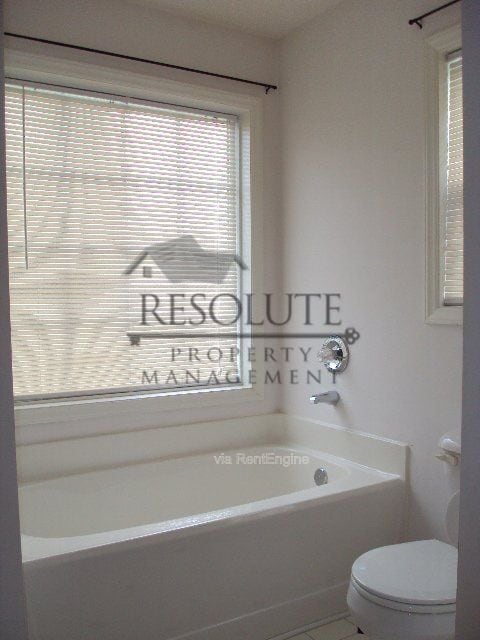 Building Photo - 404 Onondaga Ct