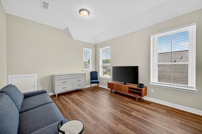 Building Photo - 24607 Carleton Lake Ln