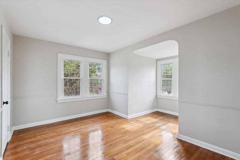 Building Photo - 174 E 196th St