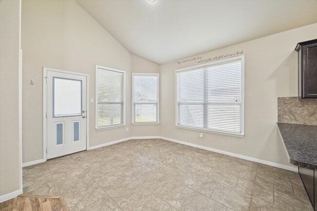 Building Photo - 22582 Valley Canyon