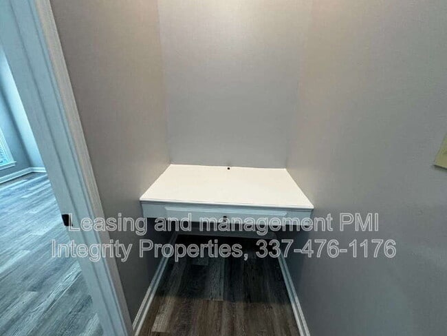 Building Photo - 201 Pavilion St