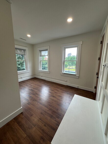 Building Photo - 1400 Elm St