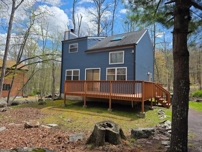 Building Photo - 362 Somerset Dr