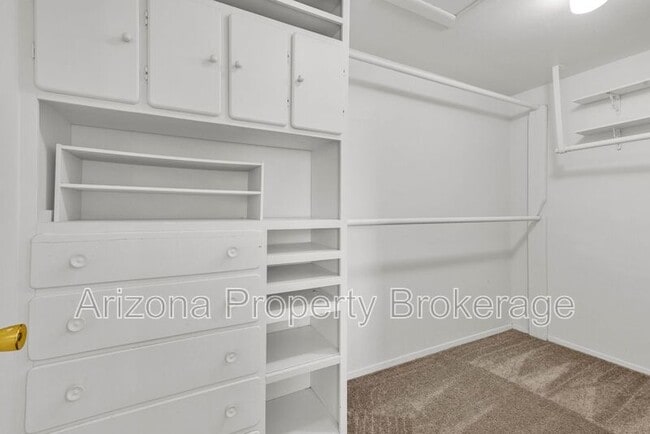 Building Photo - 119 W 9th Pl