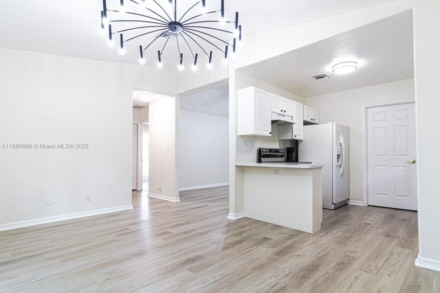 Building Photo - 116 NW 6th Ave