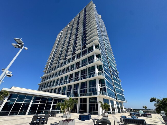 Building Photo - The Vue - Downtown Luxury High Rise