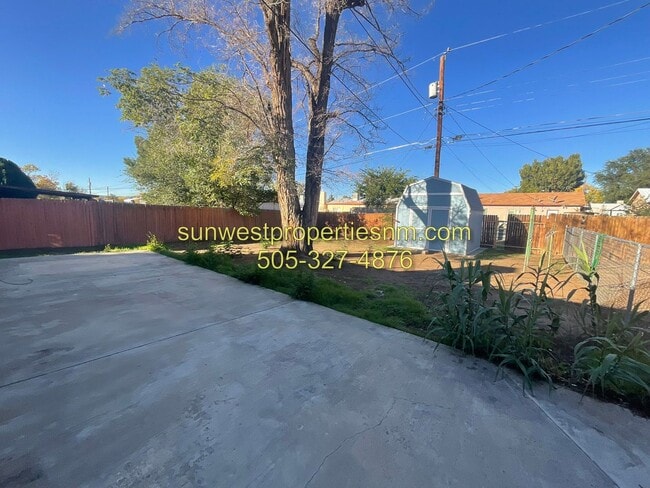 Building Photo - 2 Bedroom, 1 Bath house