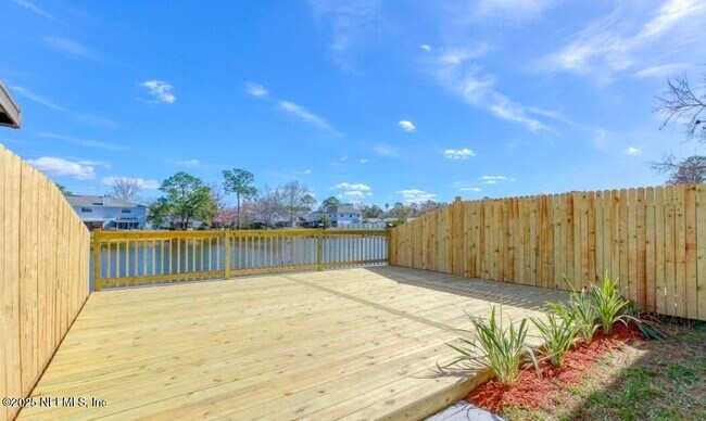 Building Photo - 10959 Peppermill Ln