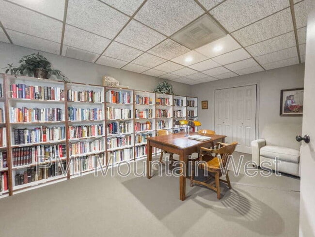 Building Photo - 171 E 3rd Ave