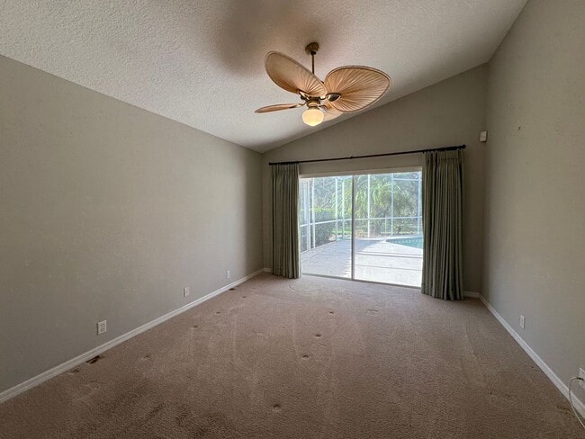 Building Photo - 4 Bedroom 2 Bathroom with Garage and Pool! Annual Rental