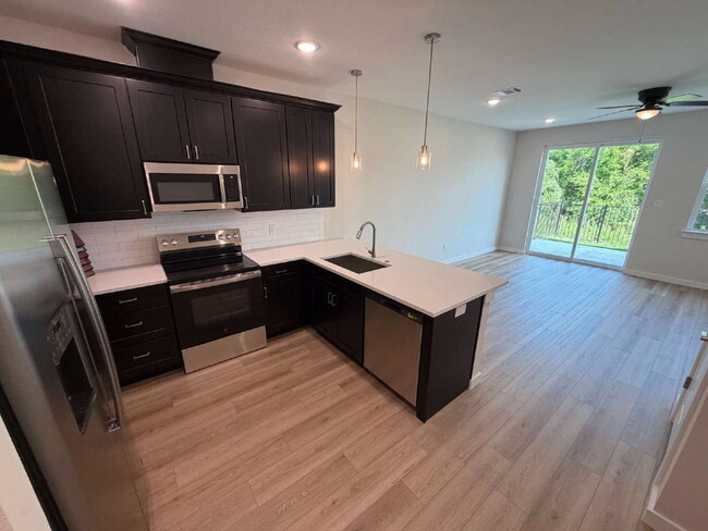 Building Photo - Fabulous 2 story 3 bedroom Tarleton Crossing townhome!