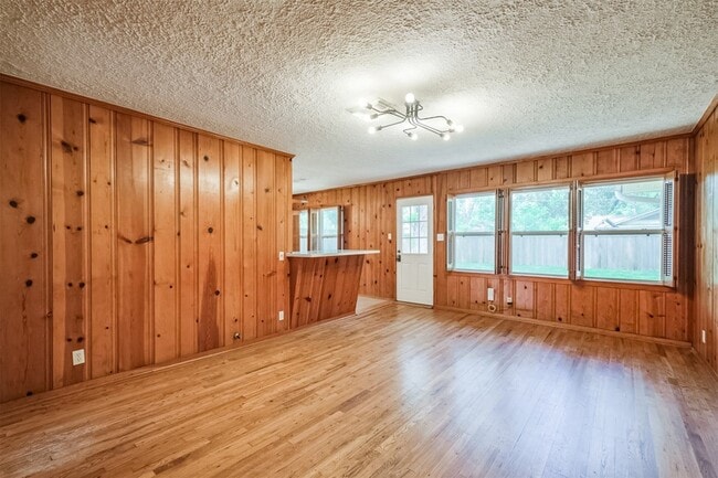 Building Photo - 5450 Stillbrooke Dr