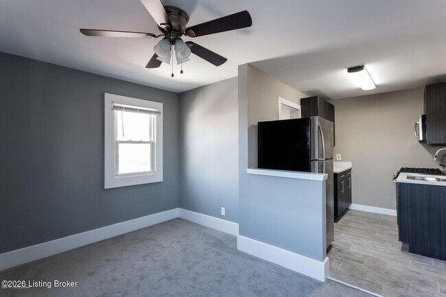 Building Photo - 909 Ash St