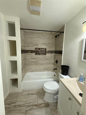 Building Photo - 5062 Mayfair St