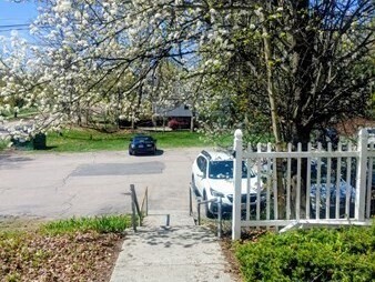 Building Photo - 65 Curve St