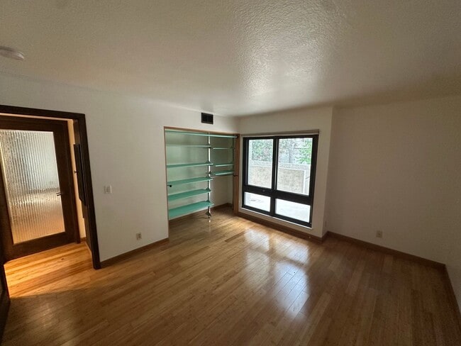 Building Photo - 2Bed/2Bath Corner Condo with Resort Amenities in Playa Del Rey