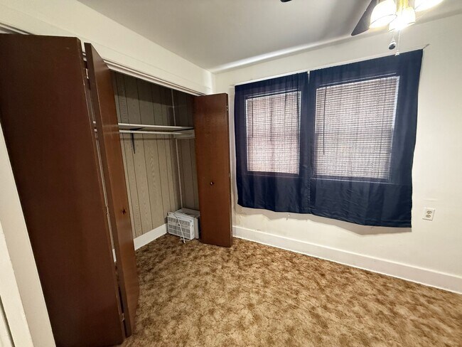 Building Photo - 426 1st St NW