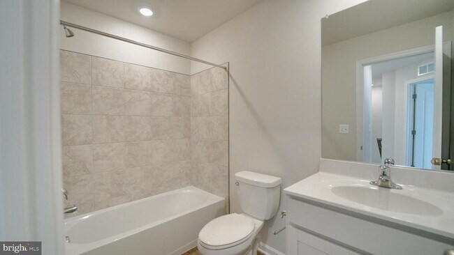 Building Photo - 103 Brashear Ct