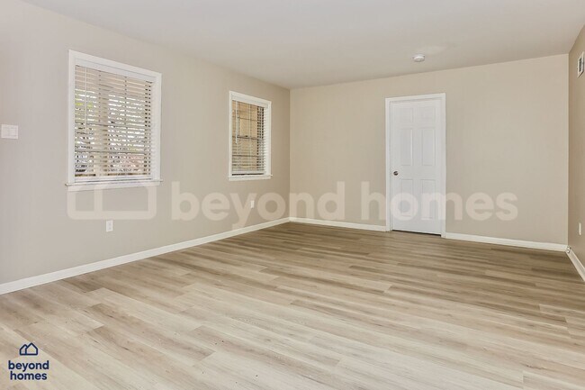 Building Photo - Amazingly Renovated 4-Bed 3-Bath Home - Move-In Ready!