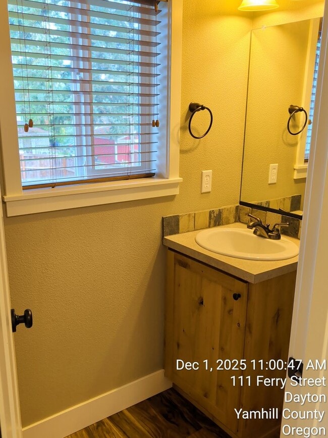 Building Photo - 111 Ferry St