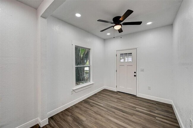 Building Photo - 1622 Ballard Park Dr