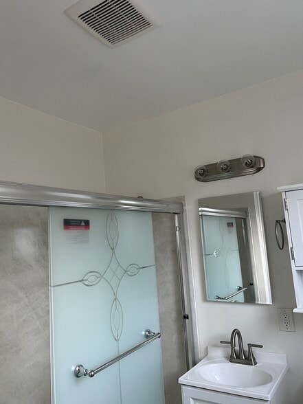 Building Photo - 2324 E Commonwealth Ave