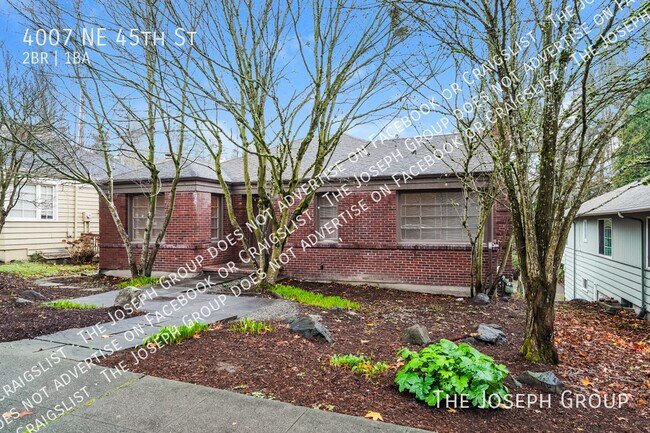 Building Photo - 4007 NE 45th St