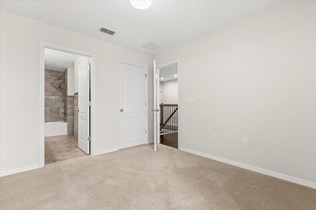 Building Photo - 2046 Prospect Ave