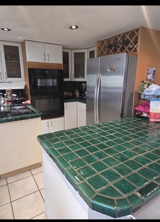 Building Photo - 17021 N Bay Rd