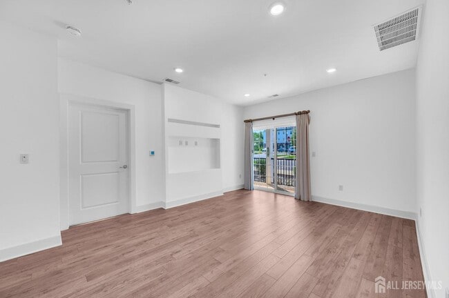 Building Photo - 617 Marion Ln