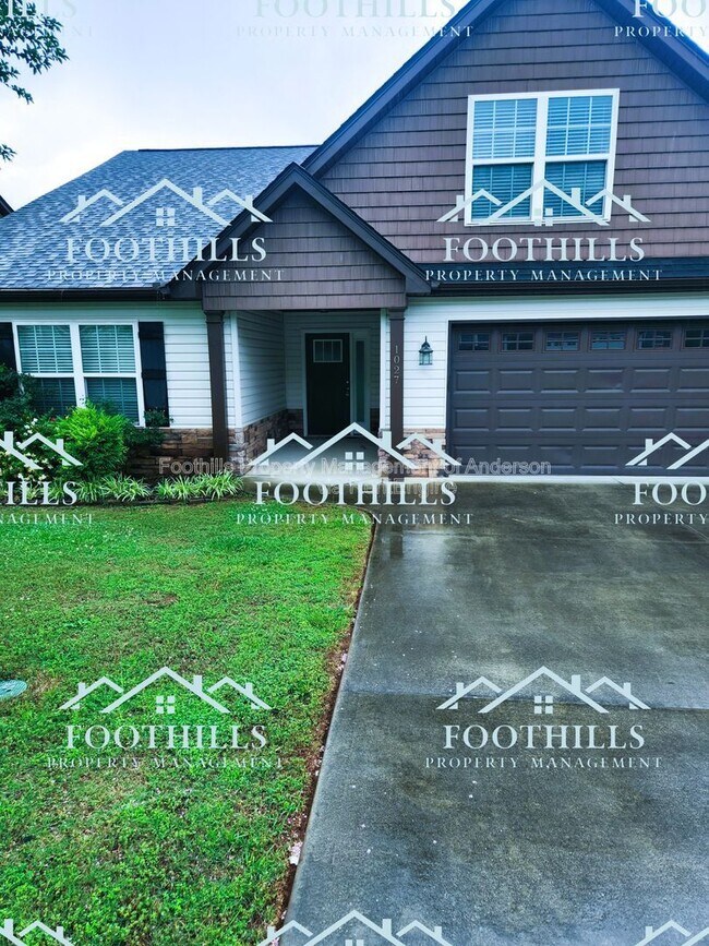 Building Photo - 1027 Whirlaway Cir