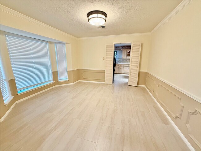 Building Photo - 16711 Sir William Dr