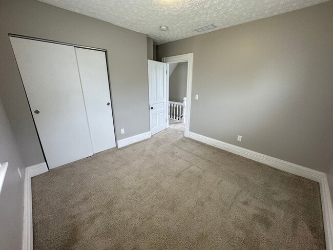 Building Photo - 214 N 17th St