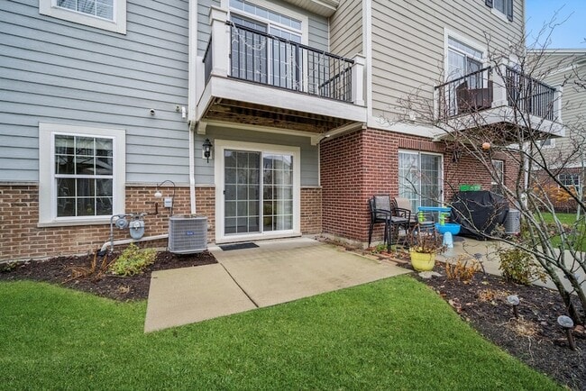 Building Photo - 70 Marcel Ln