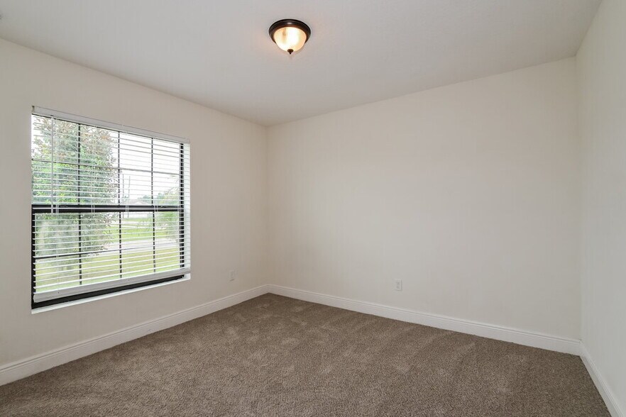 Building Photo - 1000 Mardi Gras Dr