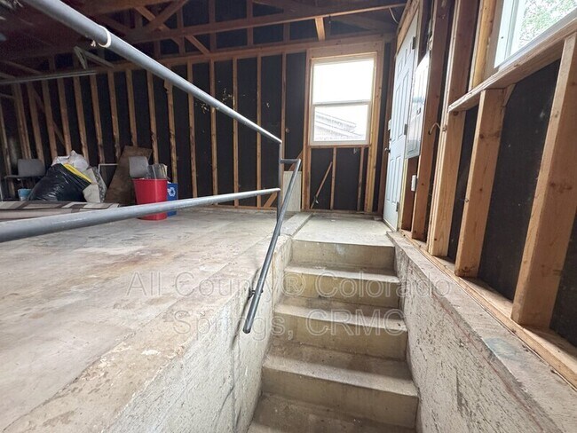 Building Photo - 1480 Hiawatha Dr