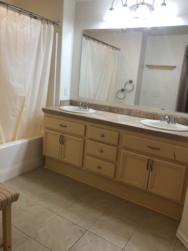Building Photo - 28553 Sorano Cove