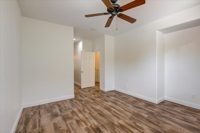 Building Photo - 10948 Positano St