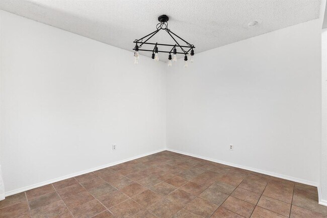 Building Photo - 8701 Palace Pkwy