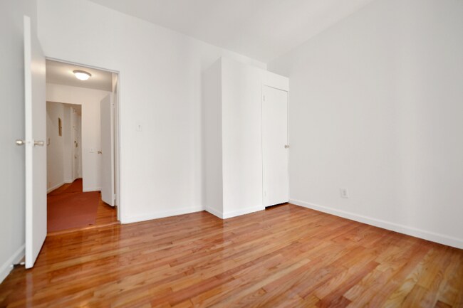 Building Photo - 122 Orchard St