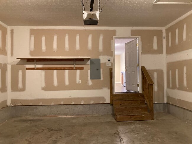 Building Photo - 109 Kestrel Ct