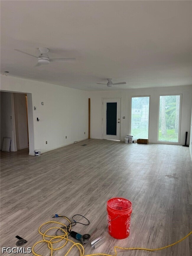 Building Photo - 130 Lantern Pl