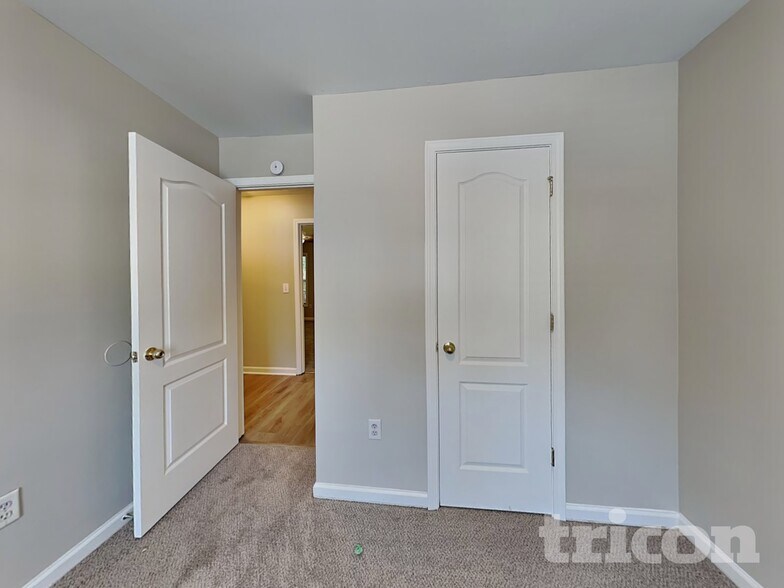 Building Photo - 2979 Rolling Ln