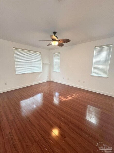 Building Photo - 872 Solimar Way