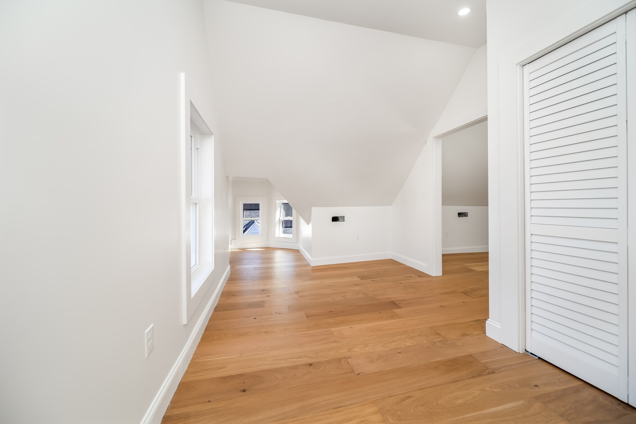 Building Photo - 11 Knollin St